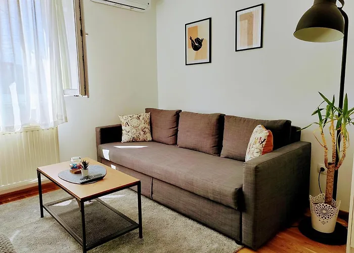 S15 Studio Apartment Free Parking