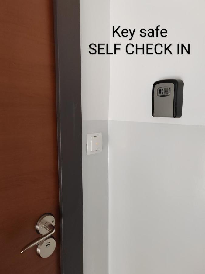 S15 Free Parking Apartment